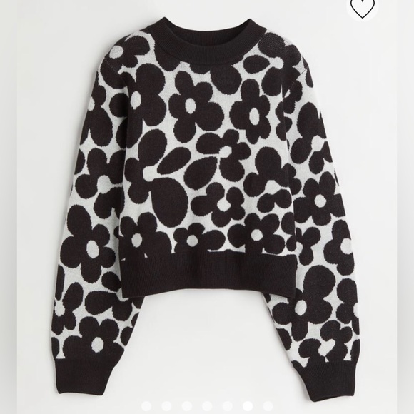 Prwnd H&M divided flowers black and white sweater. Size XS. Good conditioning - Picture 4 of 13